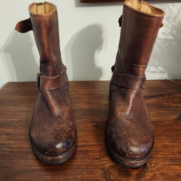 NWTB Frye Women's Veronica Short Distressed Boots Size 6 - Picture 3 of 17